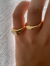 Load image into Gallery viewer, DOME RING - Eleva the Label
