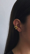 Load image into Gallery viewer, DAHLIA EAR CUFF
